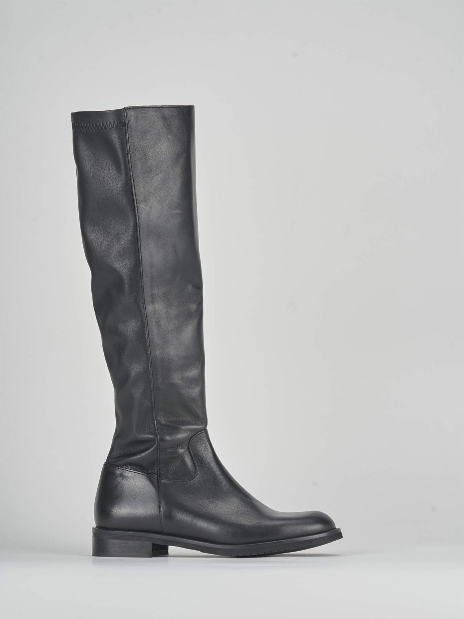 Botas de tacón bajo tacón 2 cm negro cuero