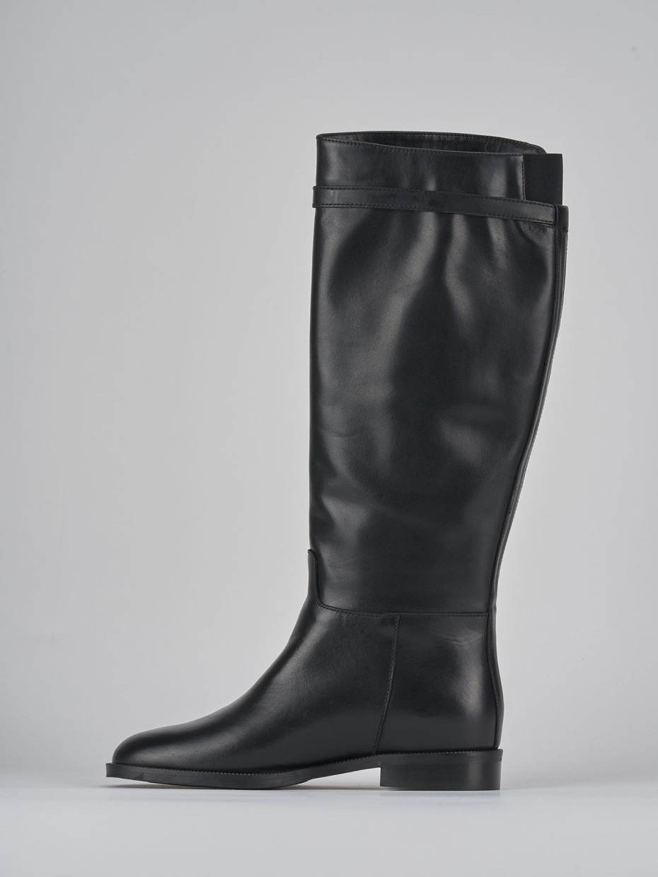 Botas de tacón bajo tacón 2 cm negro cuero