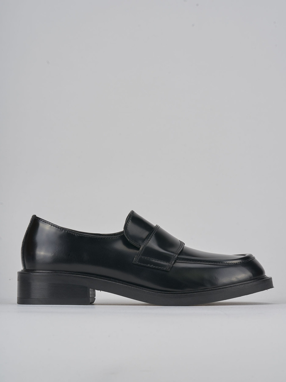 Mocasines tacón 2 cm negro cuero