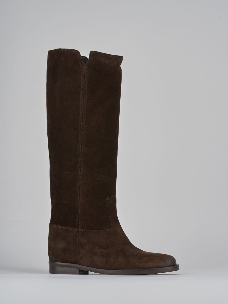 Botas de tacón bajo tacón 2 cm marrón oscuro ante