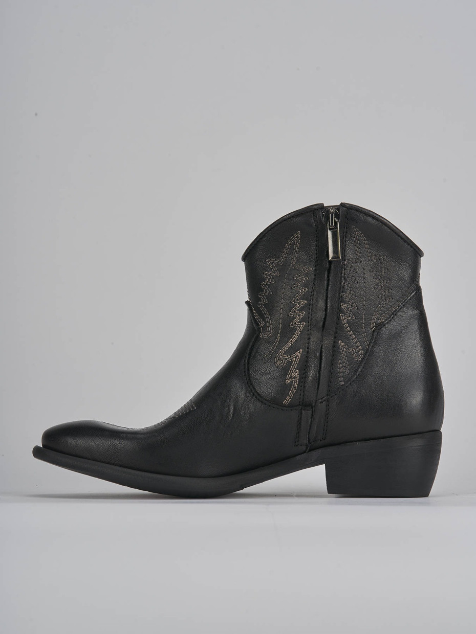 Botines de tacón bajo tacón 2 cm negro cuero