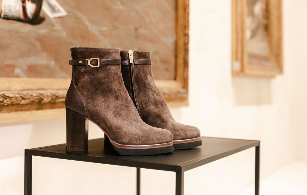 High heel ankle boots heel 10 cm dark brown suede