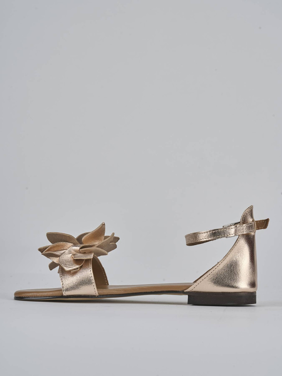 Sandalias de tacón bajo tacón 1 cm rosa laminado