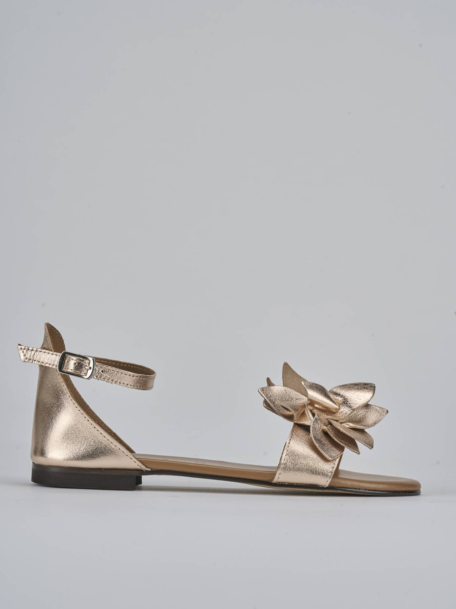 Sandalias de tacón bajo tacón 1 cm rosa laminado