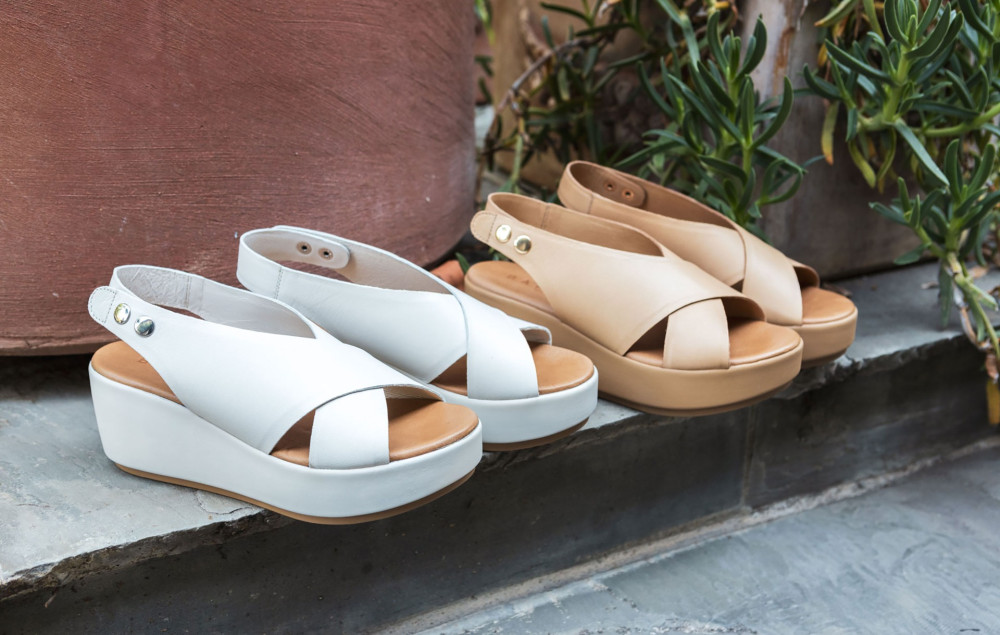 Wedge heels heel 7 cm beige leather