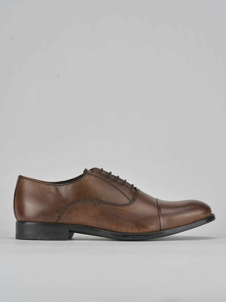 Zapatos de cordones marrón cuero