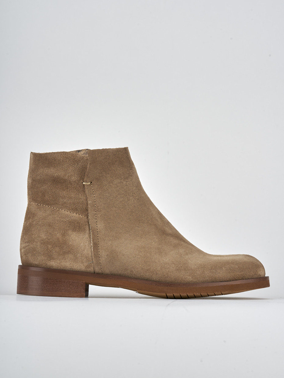 Stivaletti tacco 2cm camoscio marrone