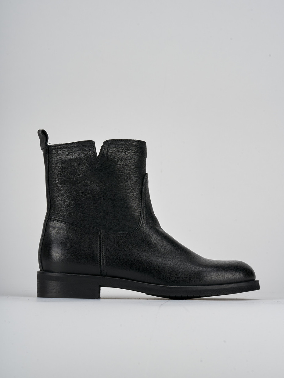 Stivaletti tacco 2cm pelle nero