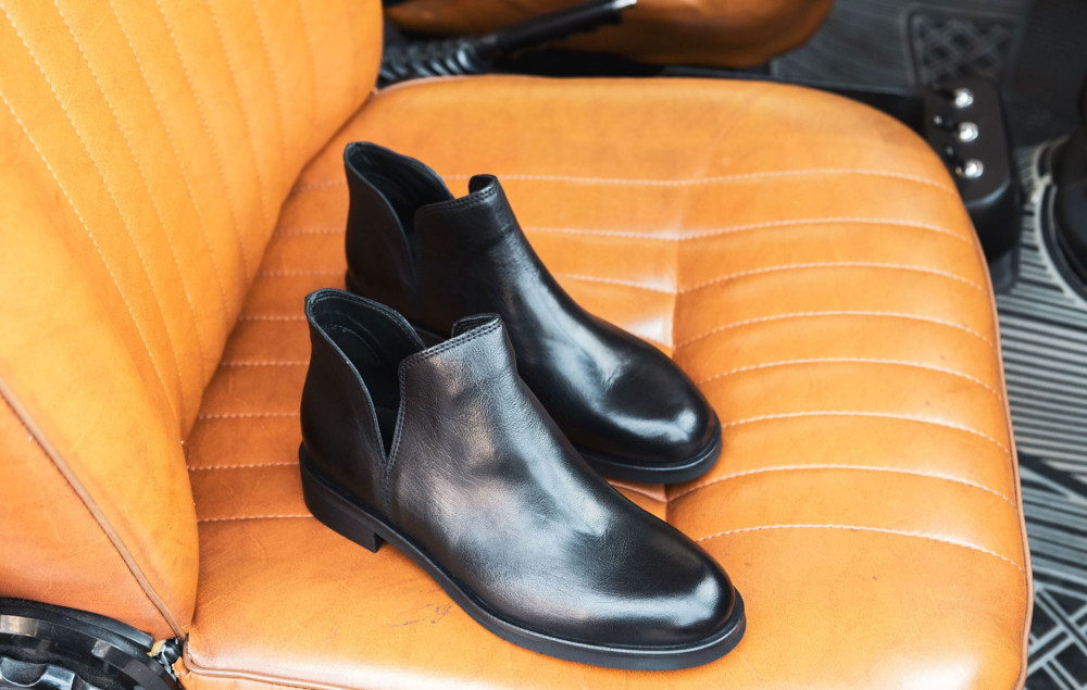 Botines de tacón bajo tacón 2 cm negro cuero