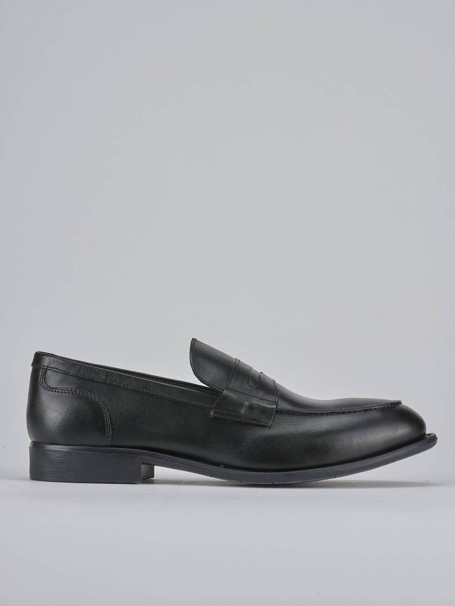 Mocasines negro cuero