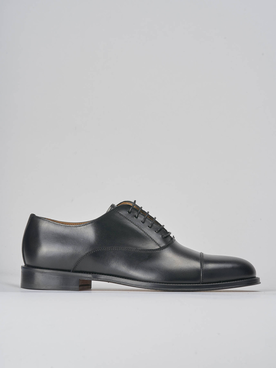 Lace-up shoes black leather