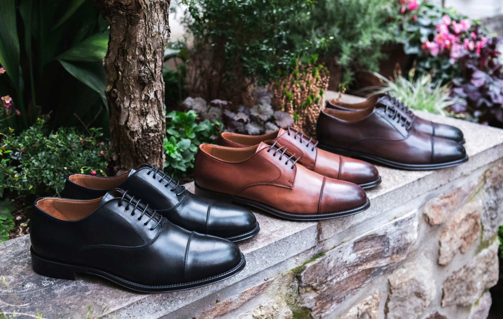 Lace-up shoes black leather