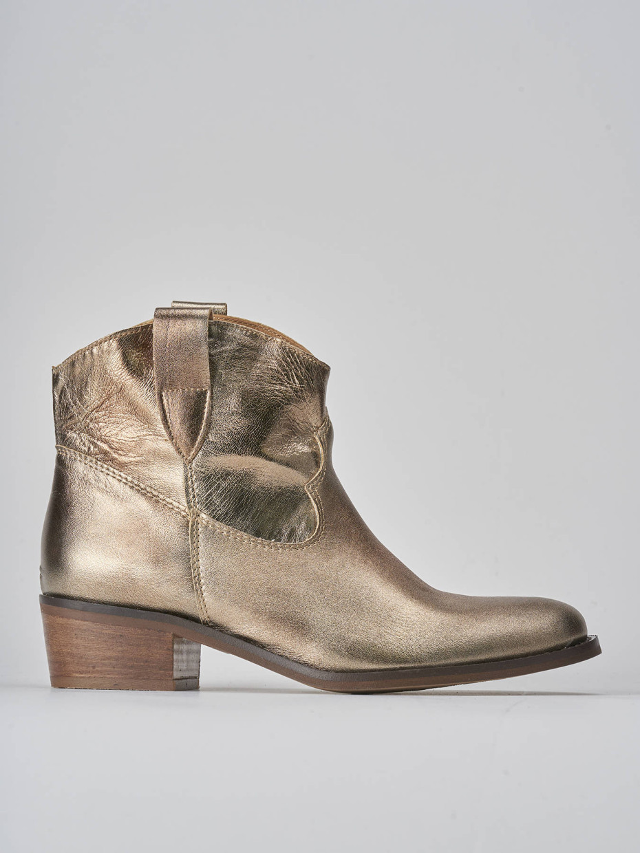 Botines de tacón bajo tacón 3 cm oro cuero