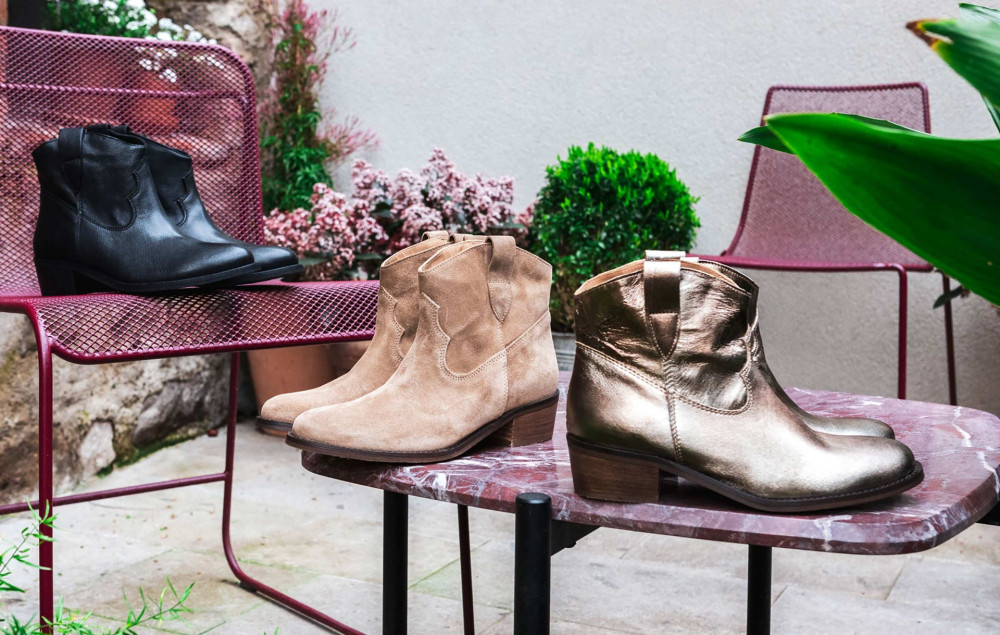 Botines de tacón bajo tacón 3 cm oro cuero