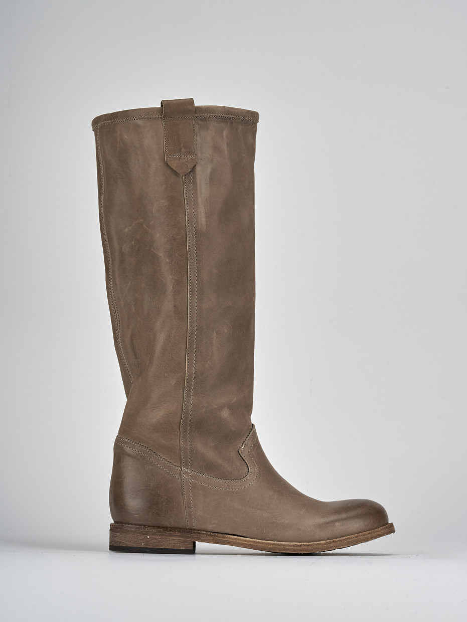 Botas de tacón bajo tacón 1 cm beis cuero