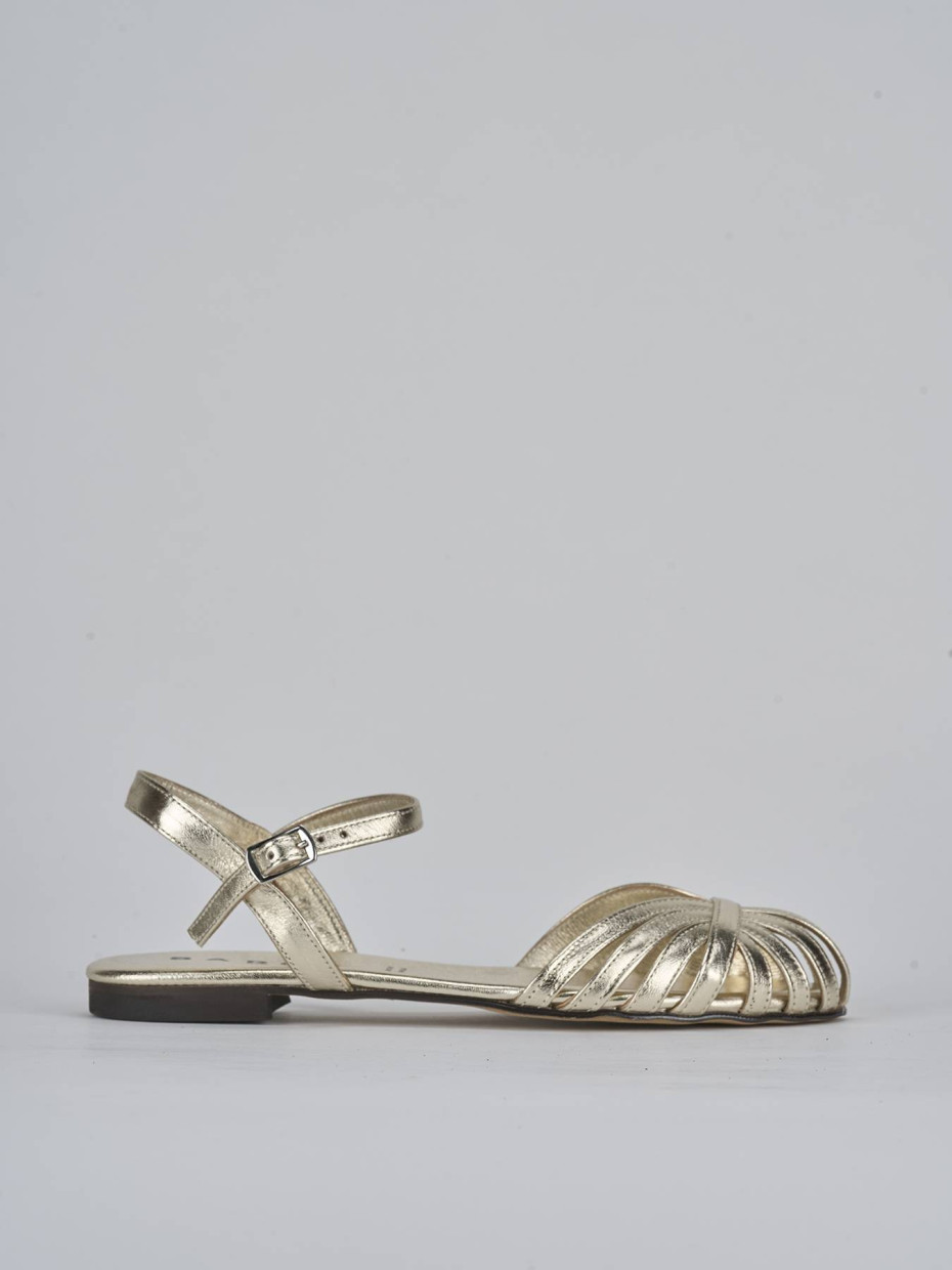 Sandalias de tacón bajo tacón 1 cm oro laminado
