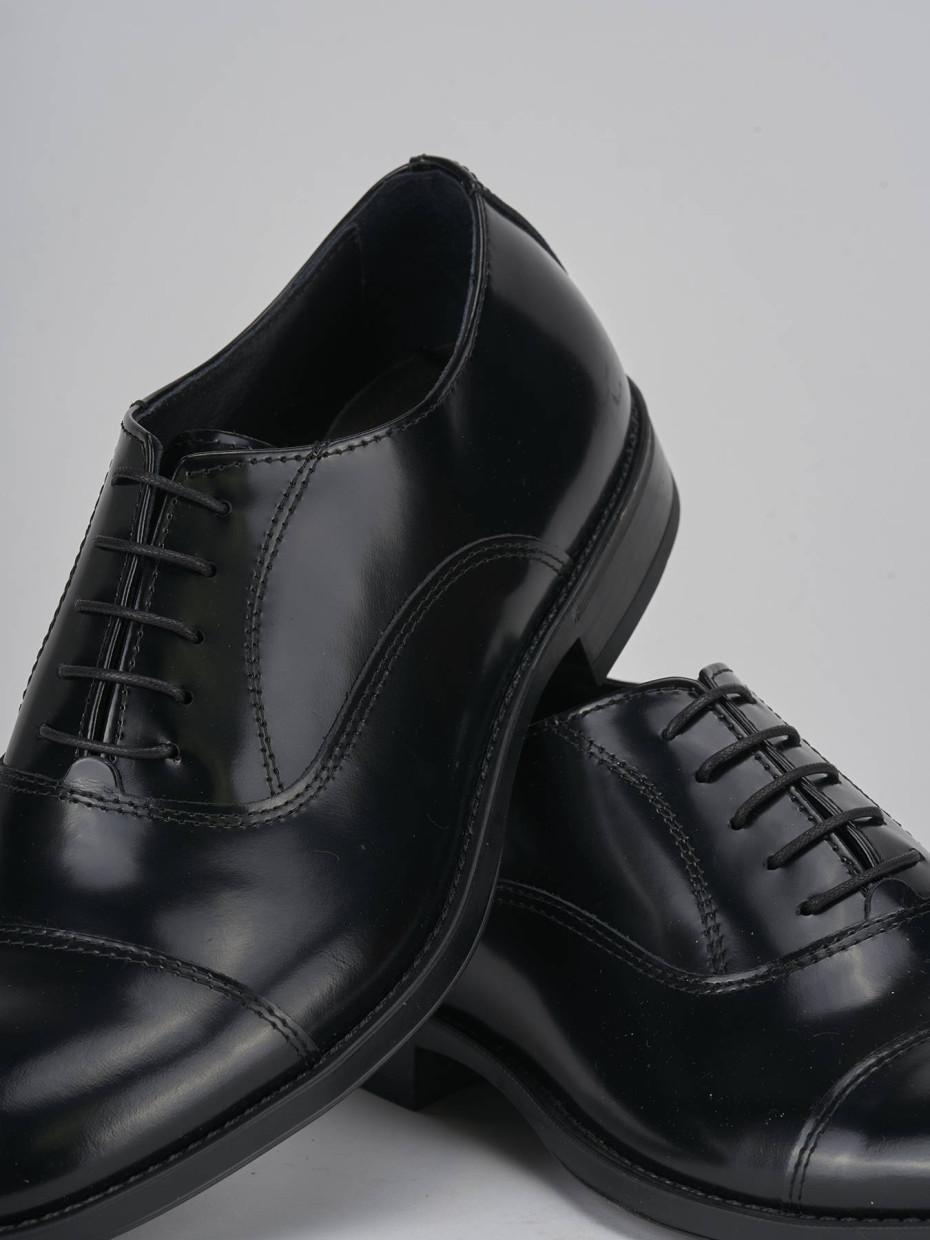 Lace-up shoes black leather