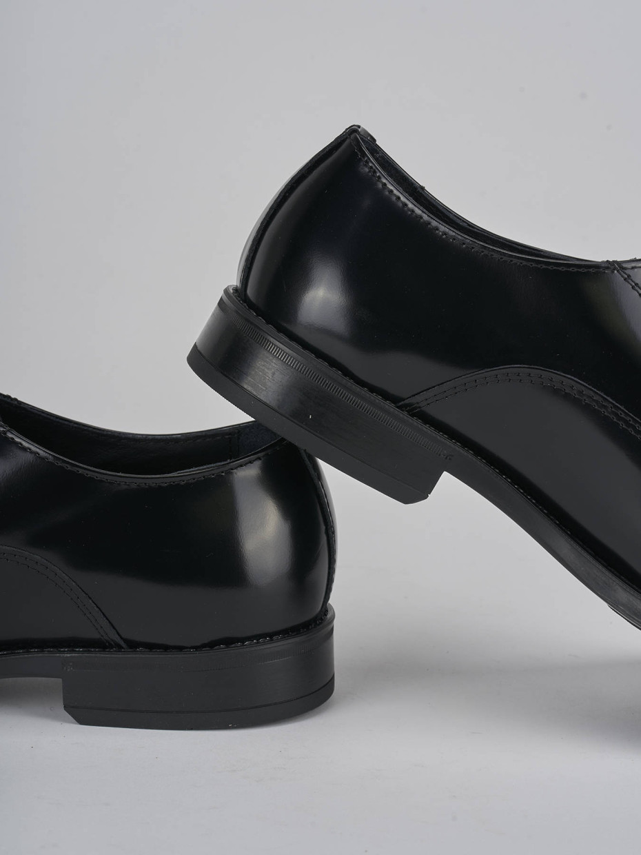 Lace-up shoes black leather