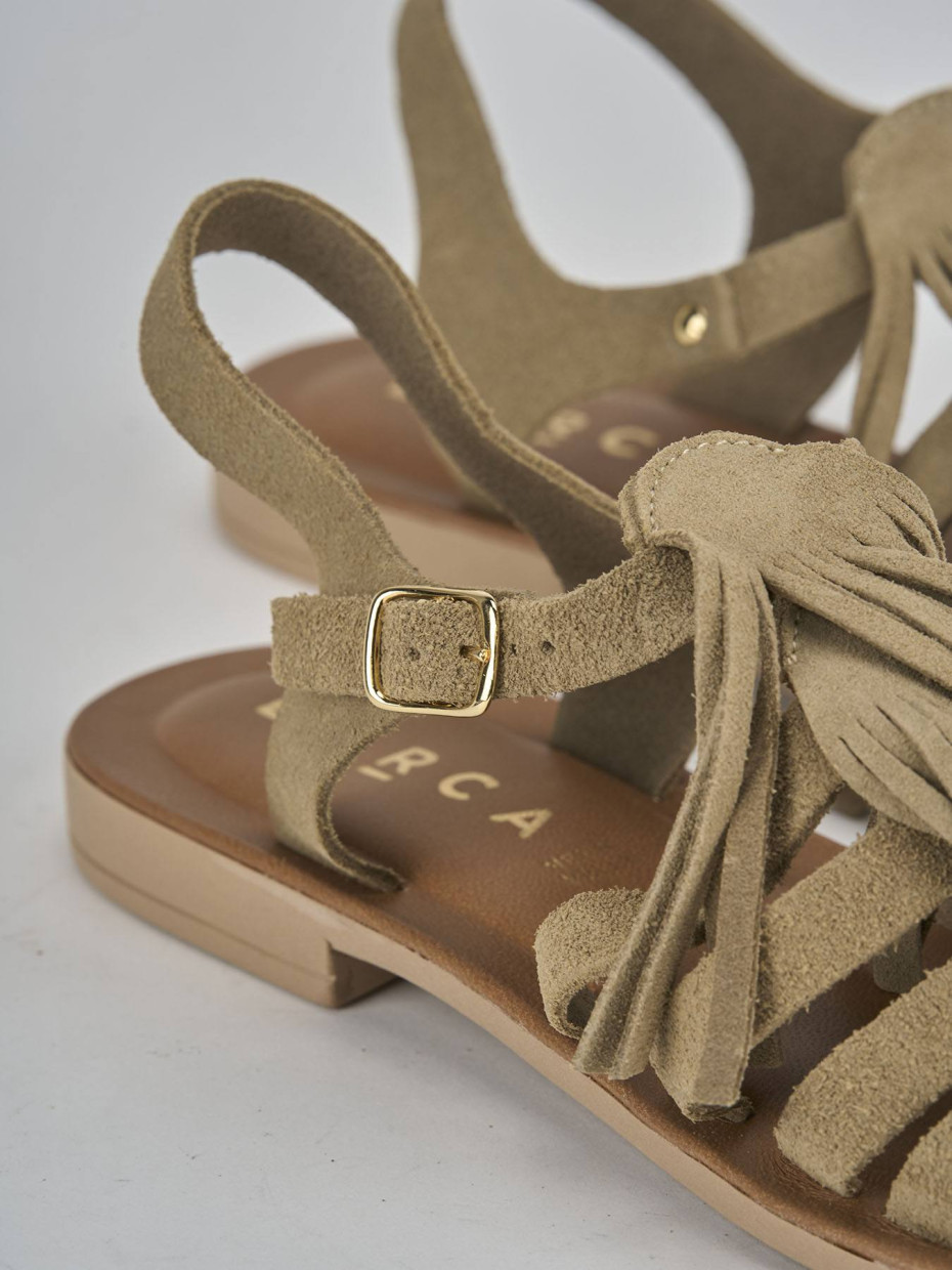 Sandalias de tacón bajo tacón 1 cm beis ante