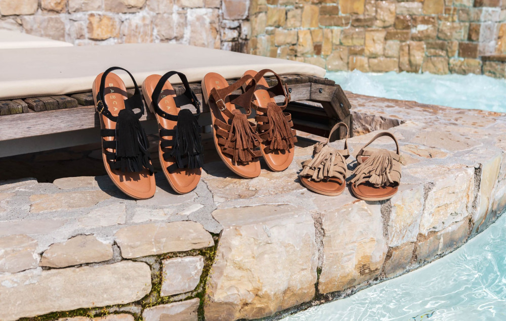 Sandalias de tacón bajo tacón 1 cm negro ante