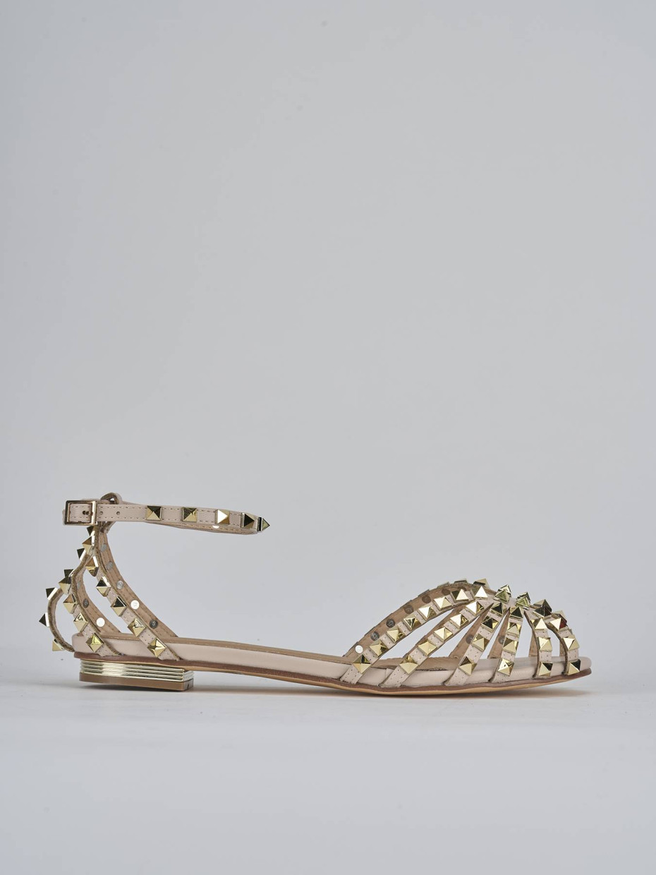 Sandalias de tacón bajo tacón 1 cm beis cuero