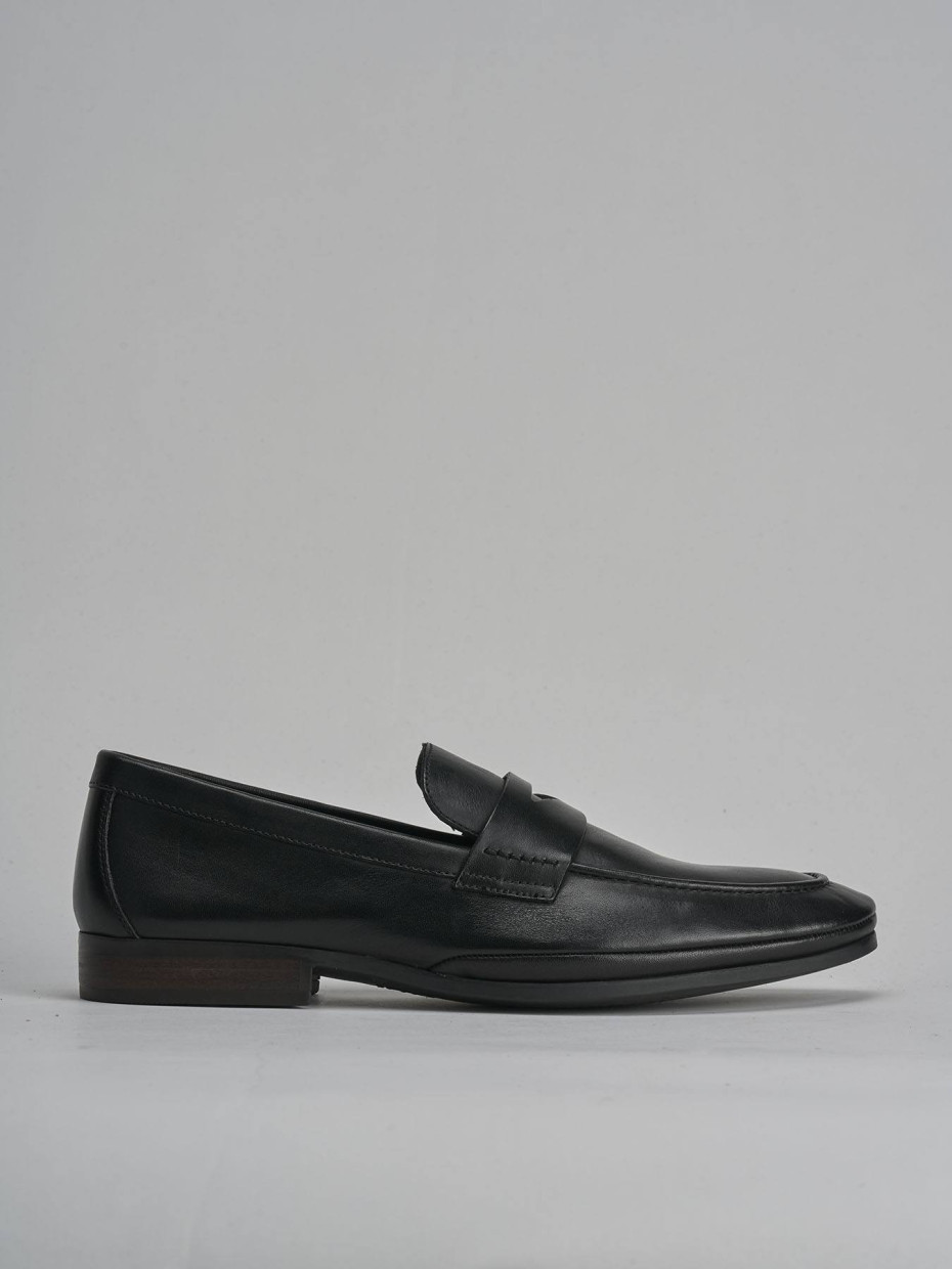 Mocasines negro cuero