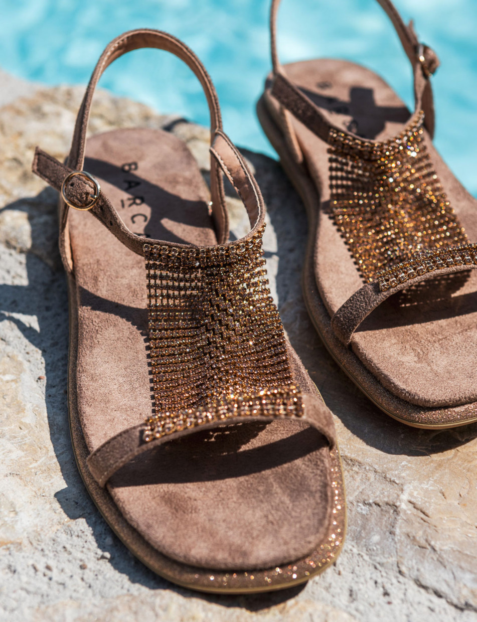 Sandalias de tacón bajo tacón 1 cm beis cuero