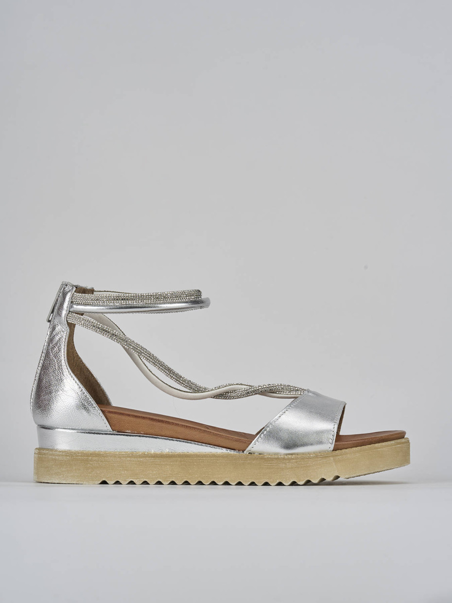 Sandalias de tacón bajo tacón 3 cm plata cuero