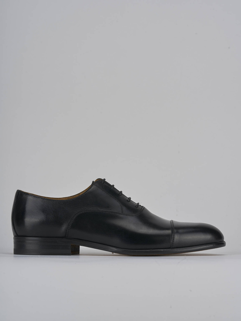 Lace-up shoes black leather
