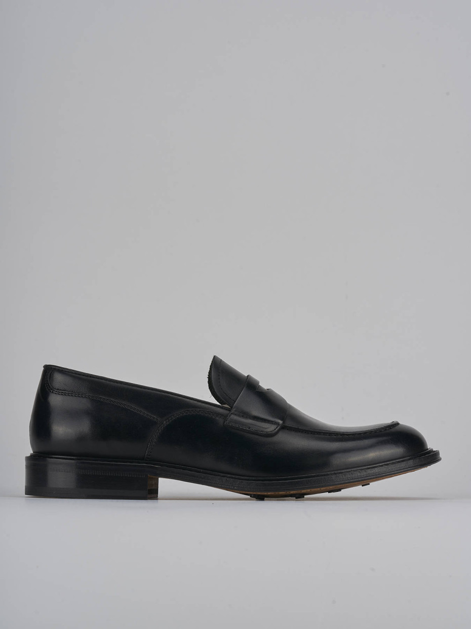 Mocasines negro cuero