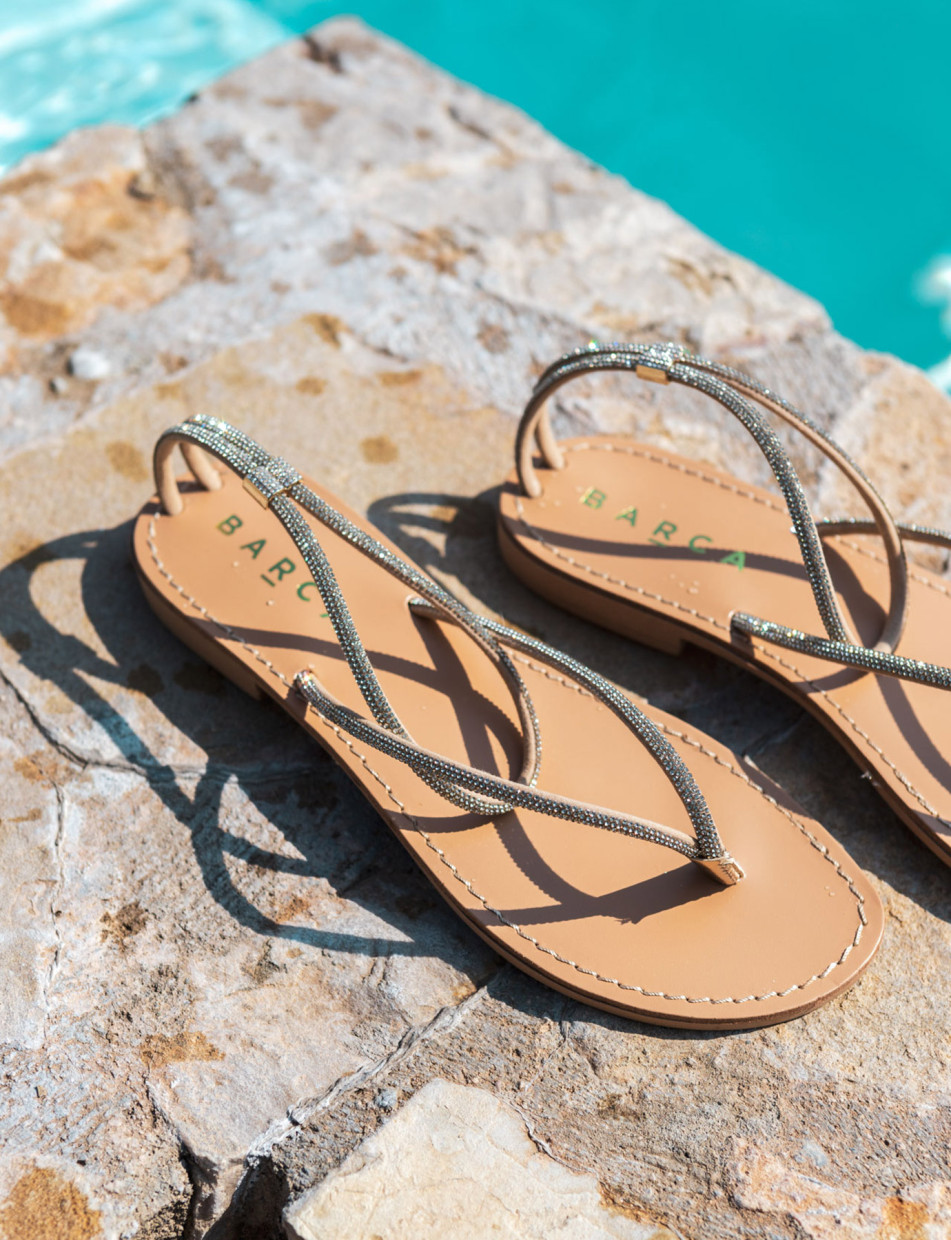 Sandalias de tacón bajo tacón 1 cm plata cuero