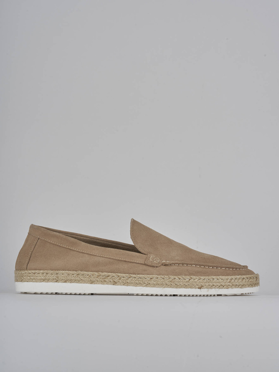 Loafers beige suede