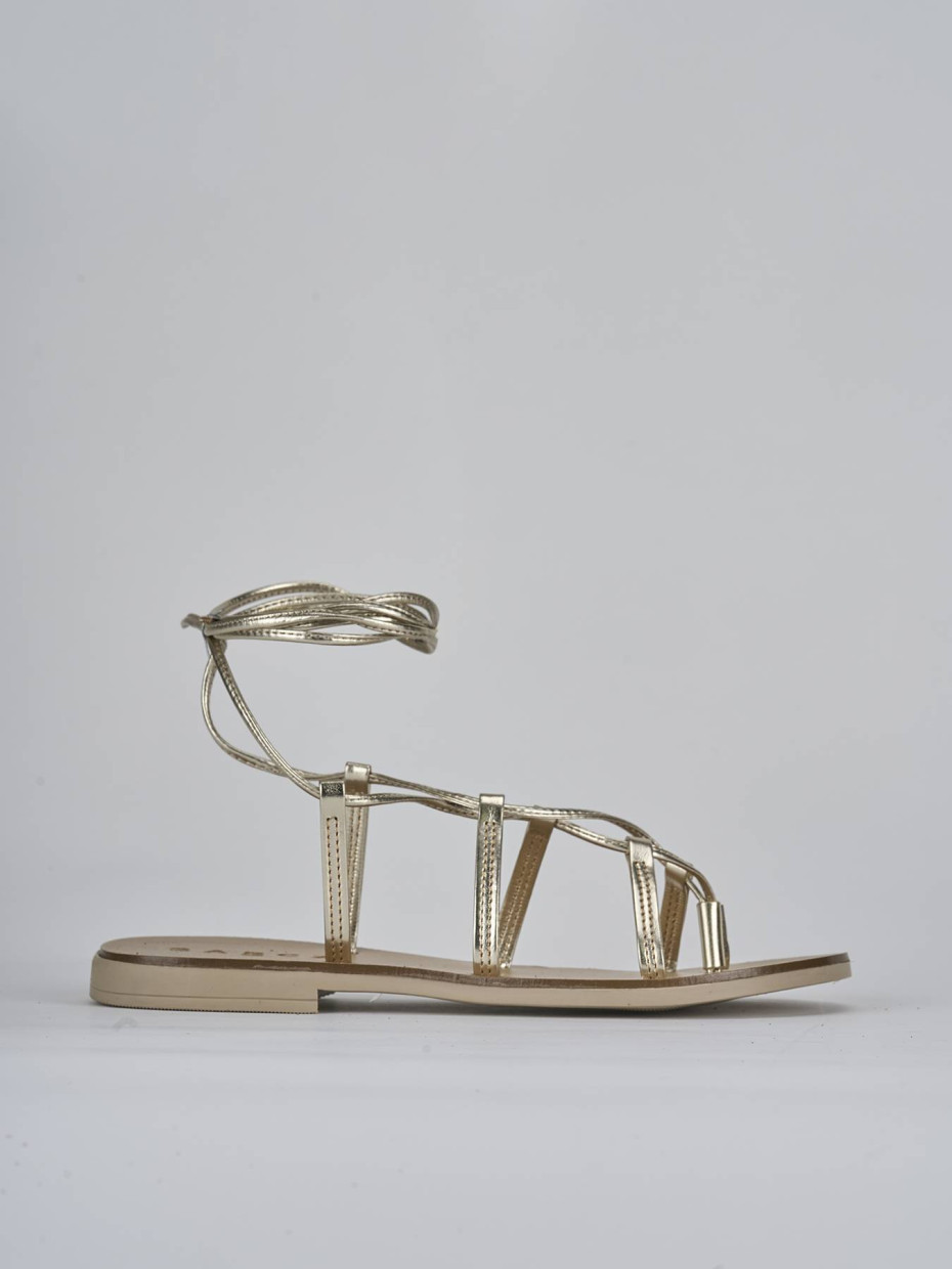 Sandalias de tacón bajo tacón 1 cm oro laminado