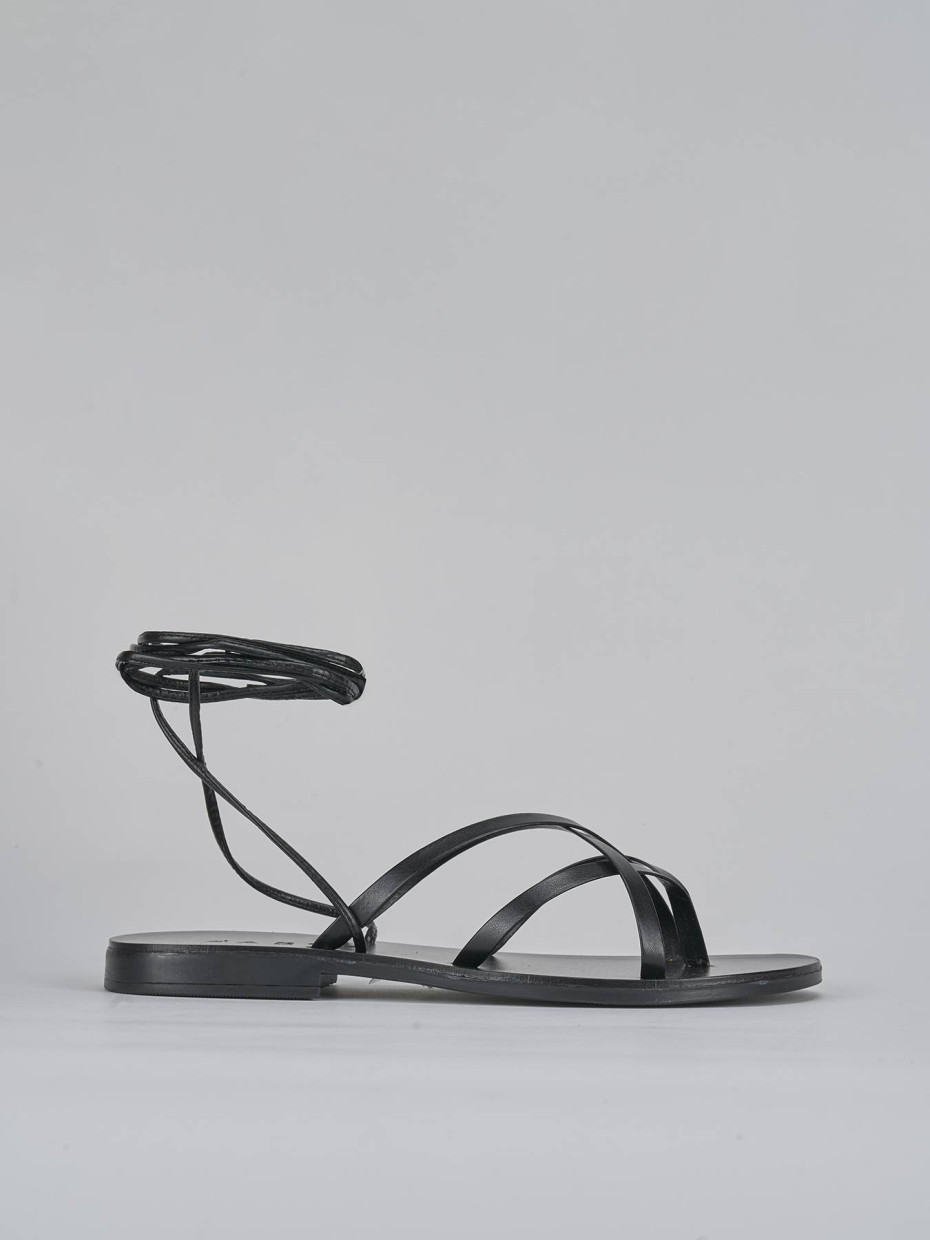 Sandalias de tacón bajo tacón 1 cm negro cuero