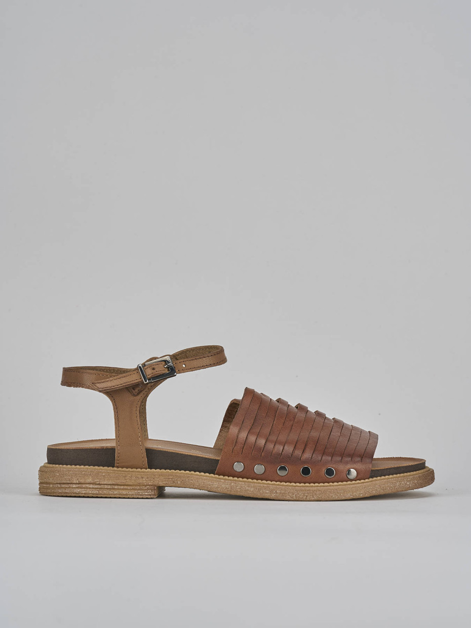 Sandalias de tacón bajo tacón 1 cm marrón cuero