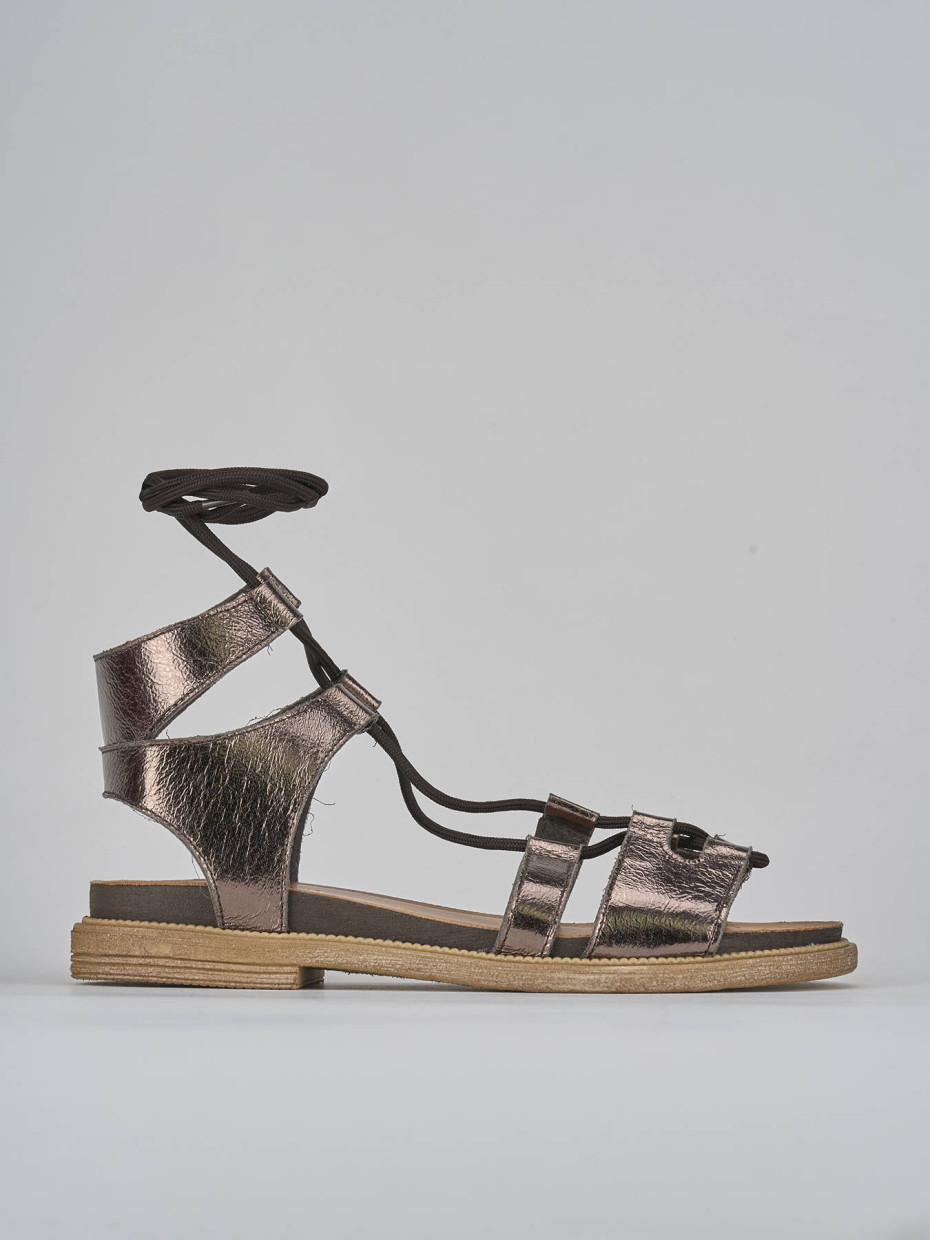 Sandalias de tacón bajo tacón 1 cm plata cuero