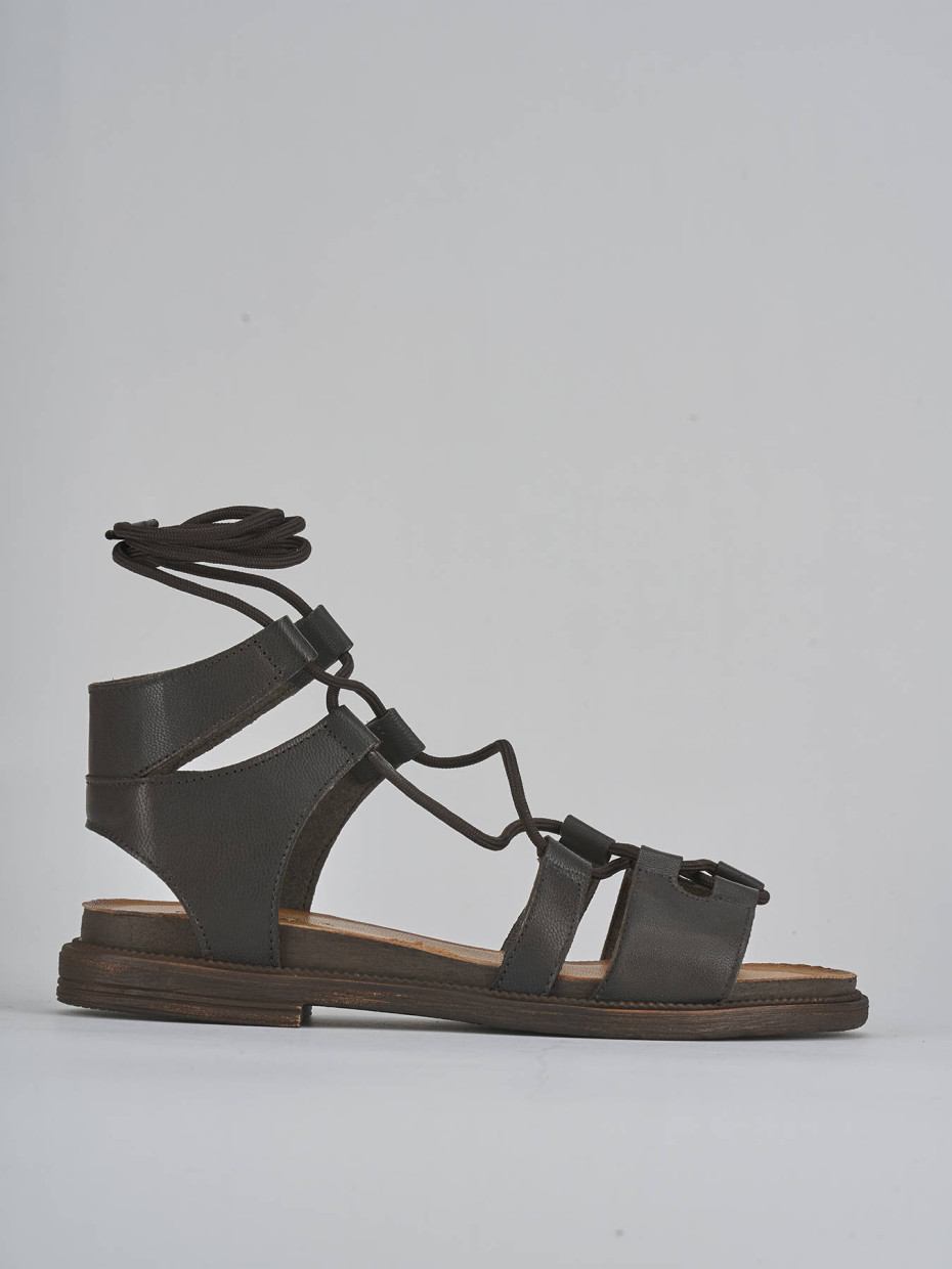 Sandalias de tacón bajo tacón 1 cm marrón oscuro cuero