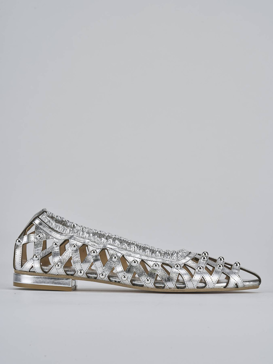 Bailarinas tacón 2 cm plata laminado