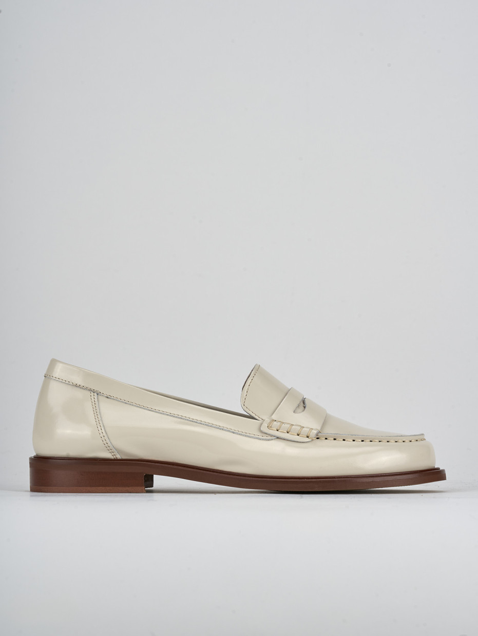 Loafers heel 2 cm white leather