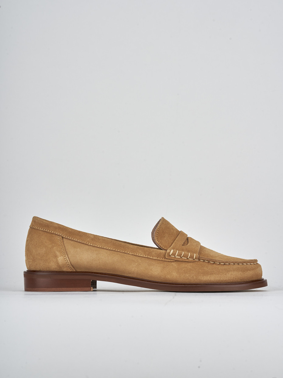 Mocasines tacón 2 cm beis ante