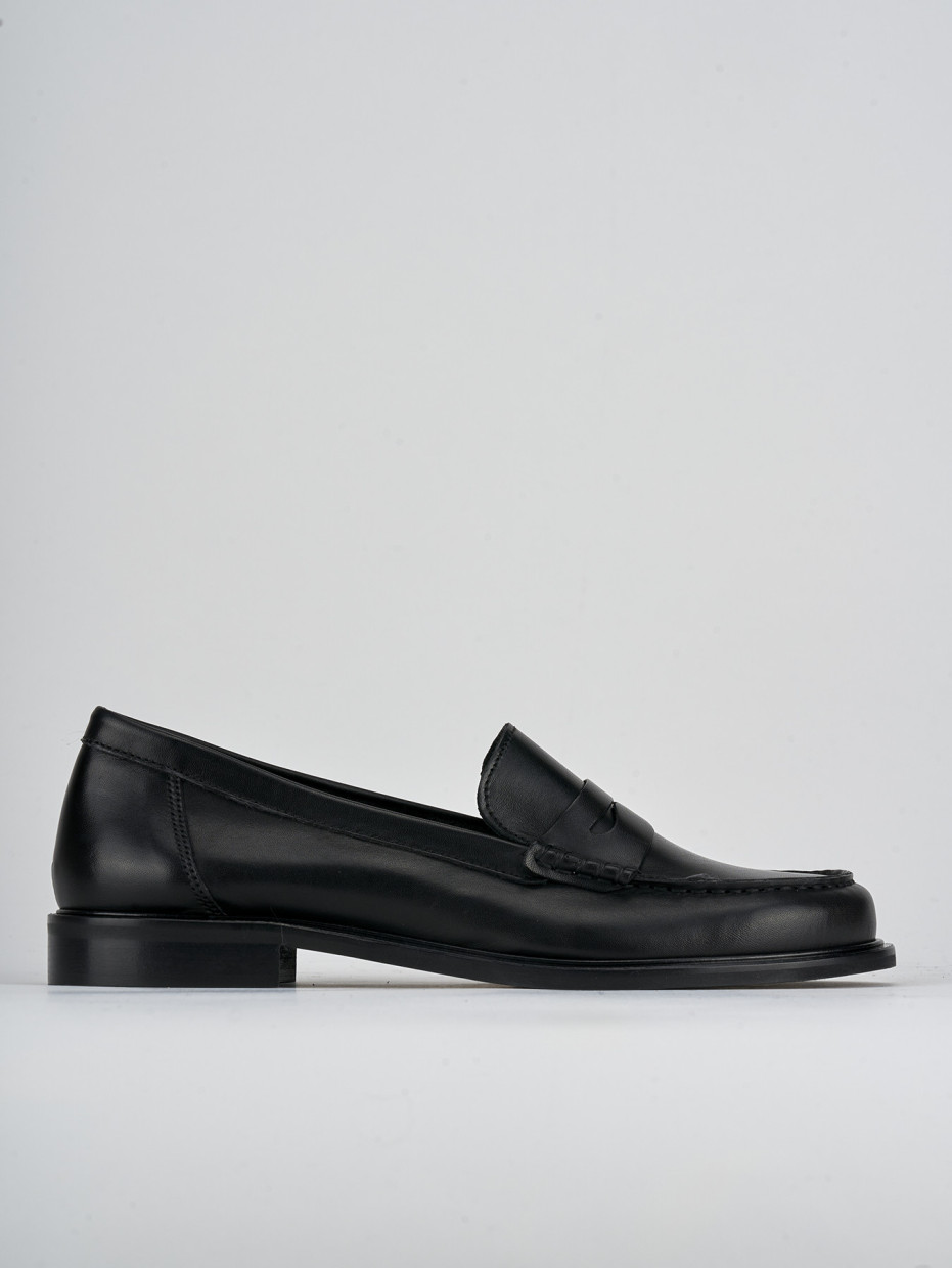 Mocasines tacón 2 cm negro cuero