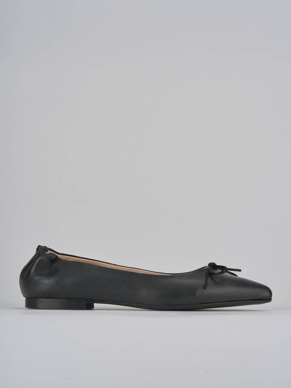 Flat shoes heel 1 cm black leather