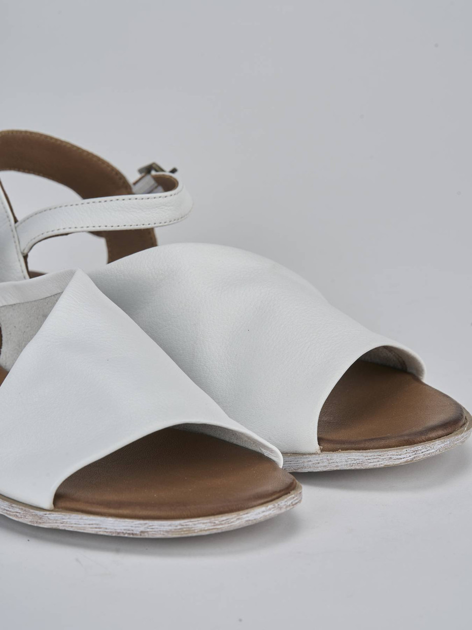 Sandalias de tacón bajo tacón 1 cm blanco cuero