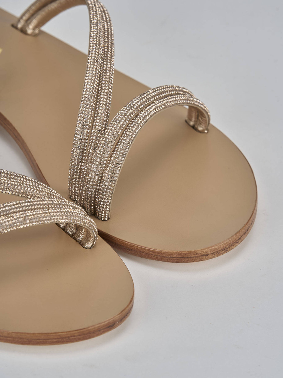 Sandalias de tacón bajo tacón 1 cm oro cuero