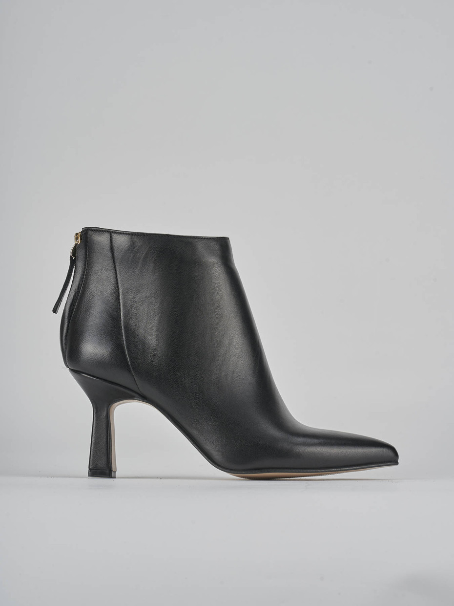 High heel ankle boots heel 5 cm black leather