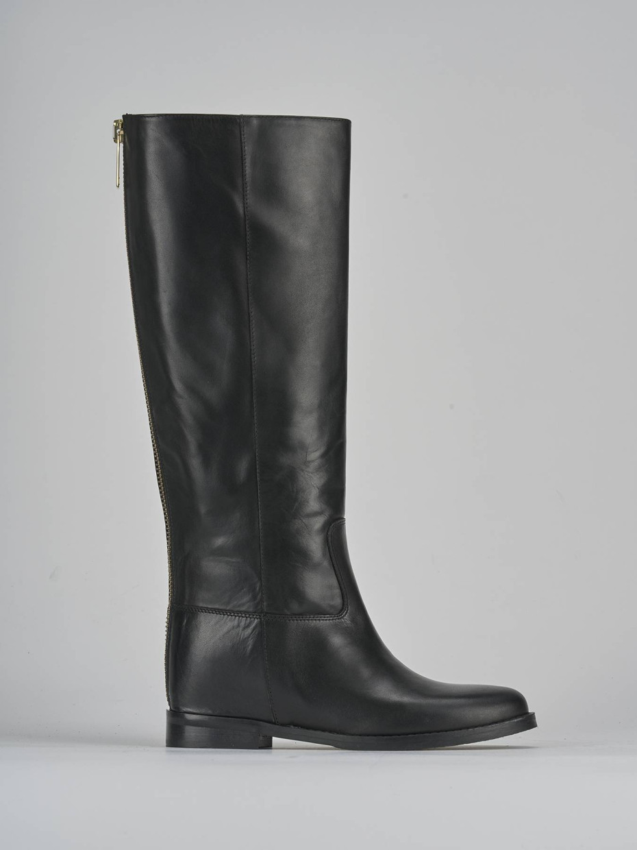 Botas de tacón bajo tacón 2 cm negro cuero