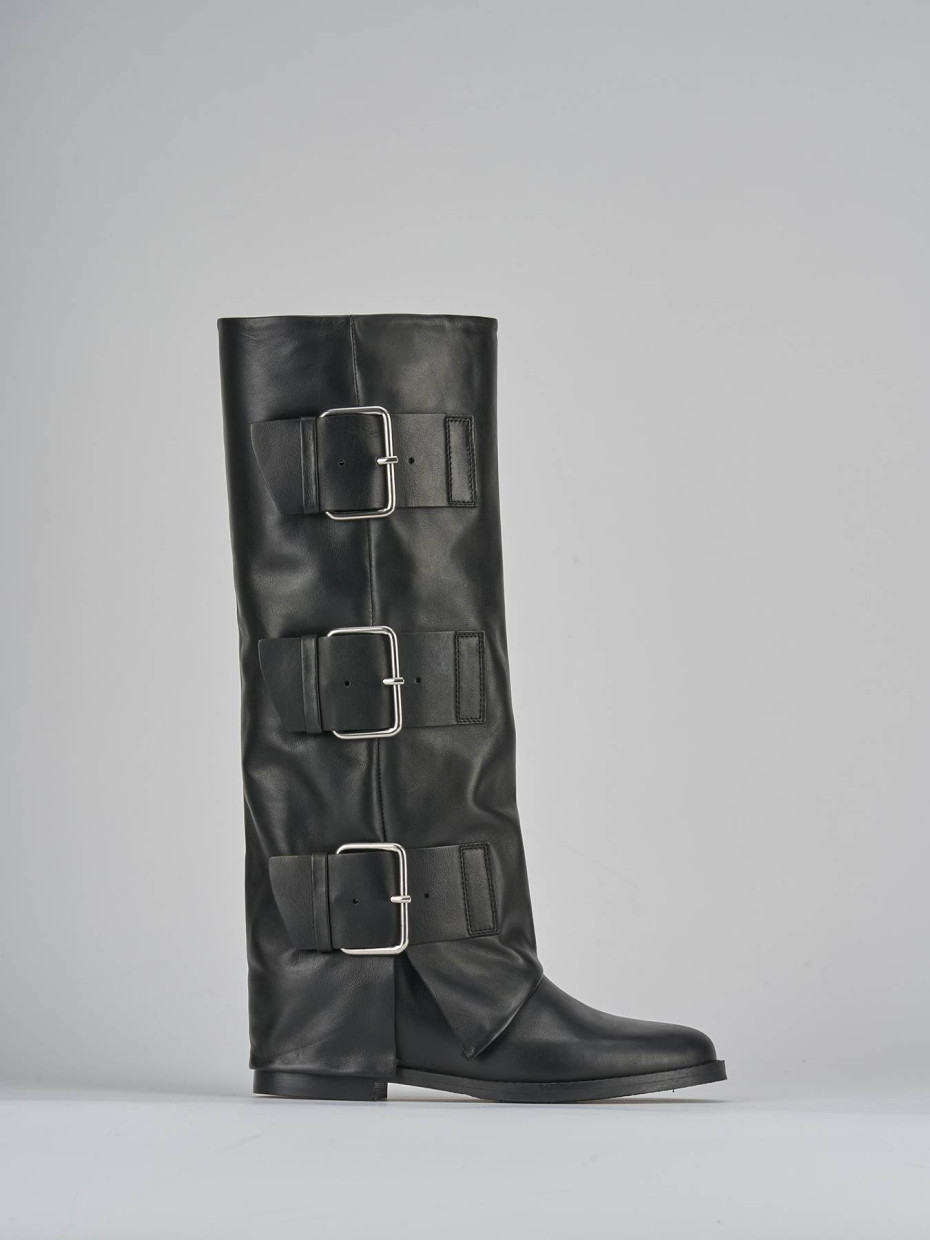 Low heel boots heel 2 cm black leather