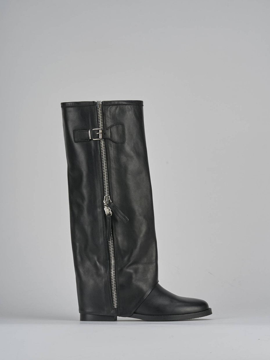 Low heel boots heel 2 cm black leather
