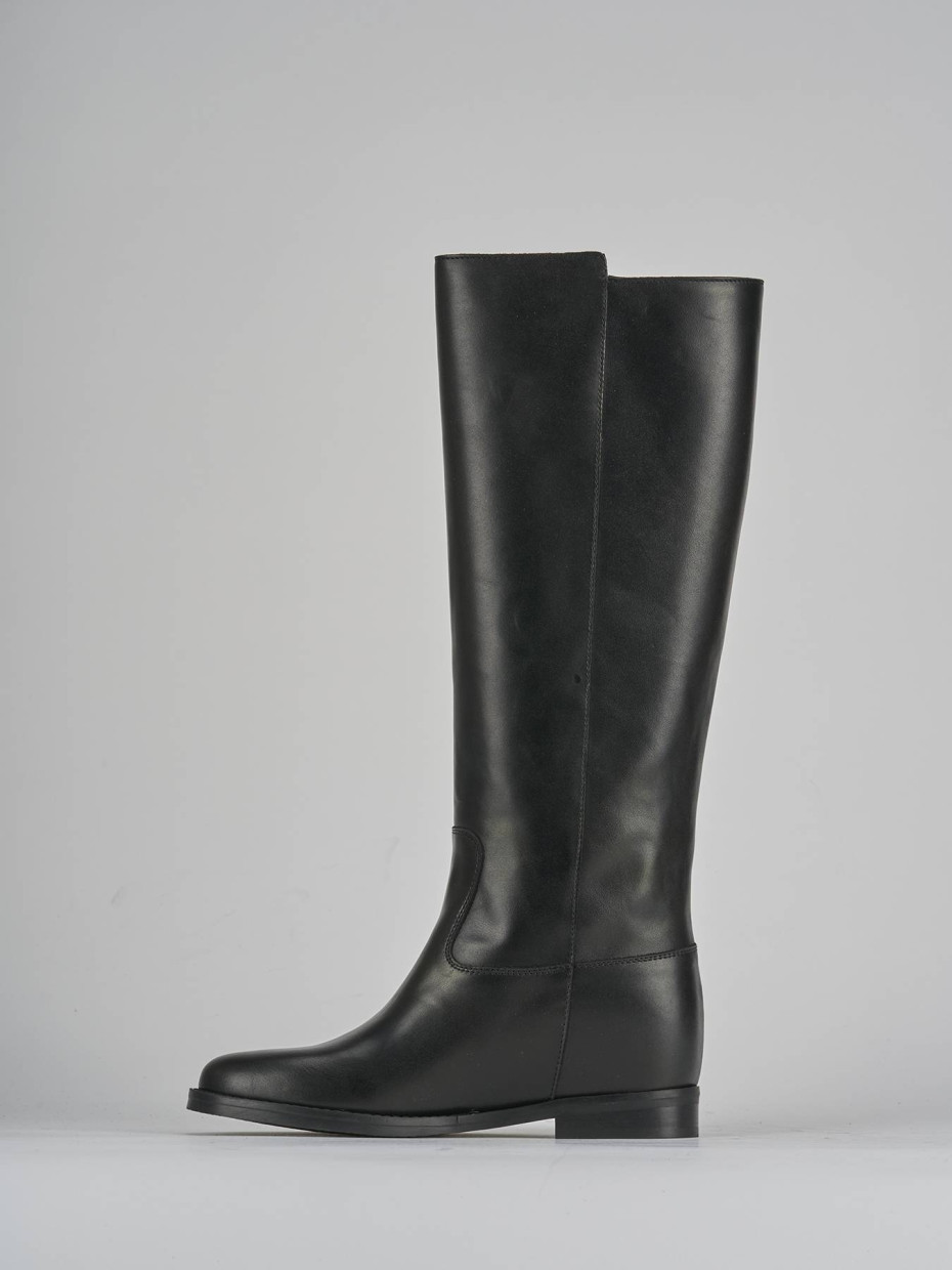 Low heel boots heel 2 cm black leather
