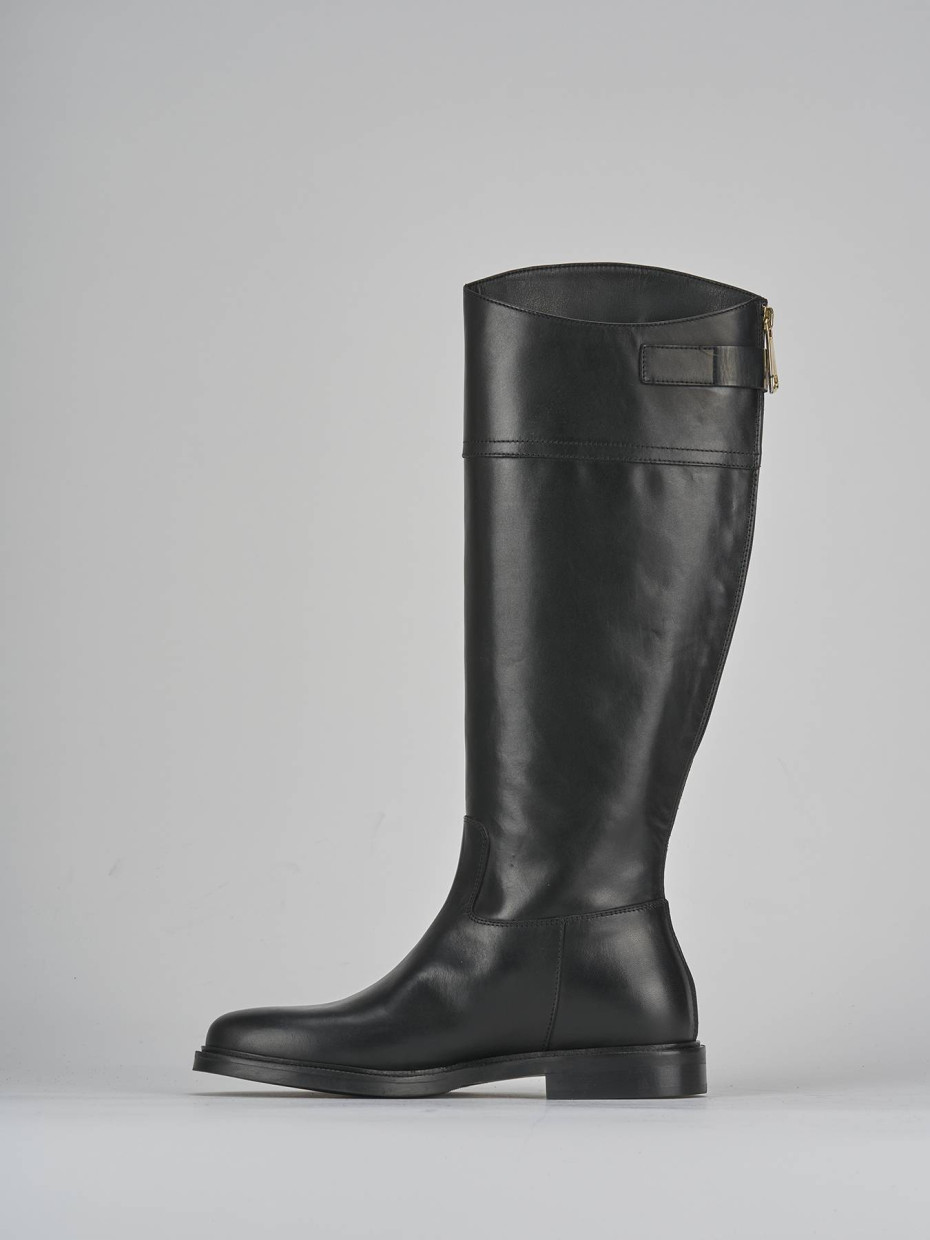 Low heel boots heel 2 cm black leather